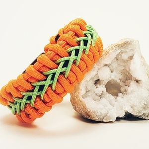 Paracord bracelet